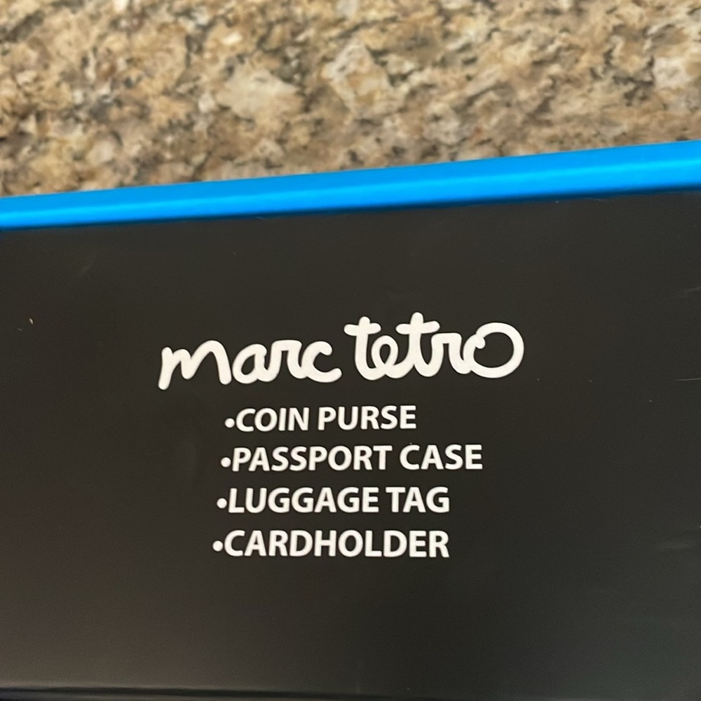 Marc Tetro Dogs Travel Set Coin Purse Passport Case Luggage Tag Cardholder set - Picture 5 of 7